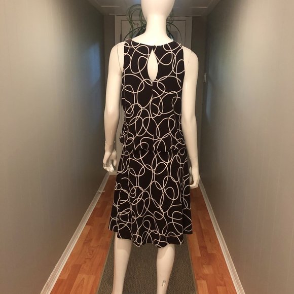 Brown & White Print Sleeveless Key-Hole Dress 12 - Picture 2 of 2
